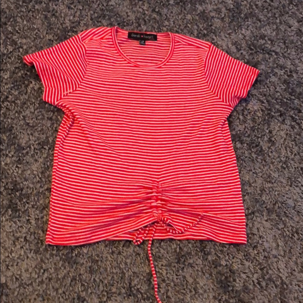 Red and white short sleeve top